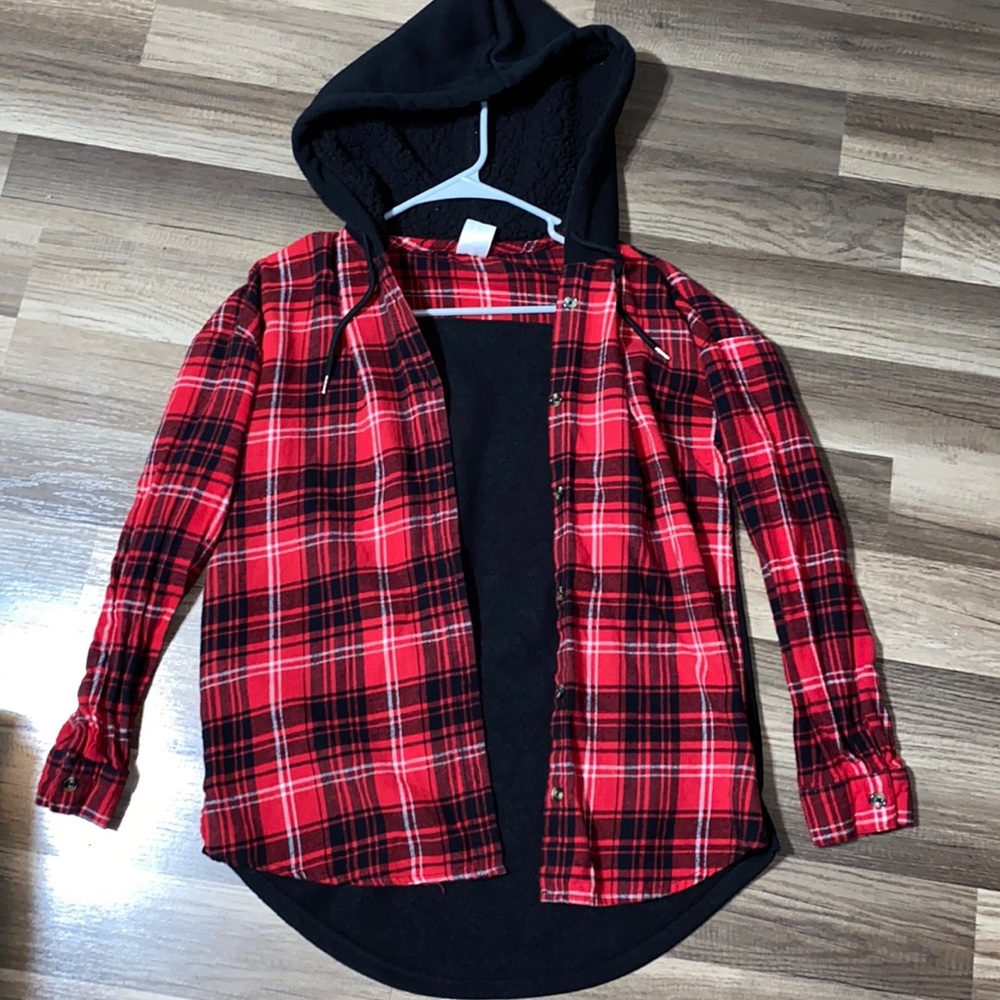 Ladies M (7/9) red and black plaid button up with hood.